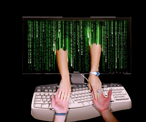 Hacker que atacou sites do governo americano é preso