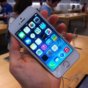 iPhones 5s e 5c trazem atualizações, mas ficam devendo inovações