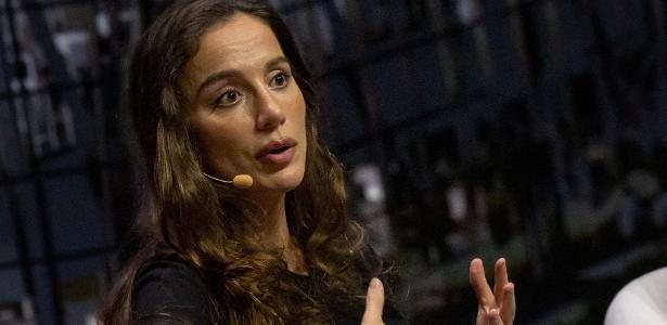 Ex-OpenAI desafia gigantes chineses com nova IA de código aberto